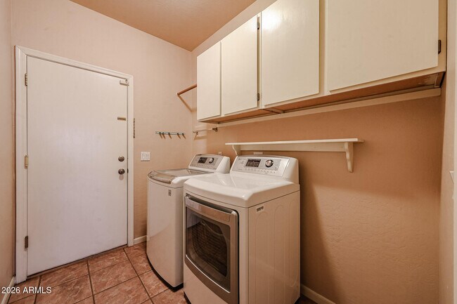 Building Photo - 5930 W Louise Dr