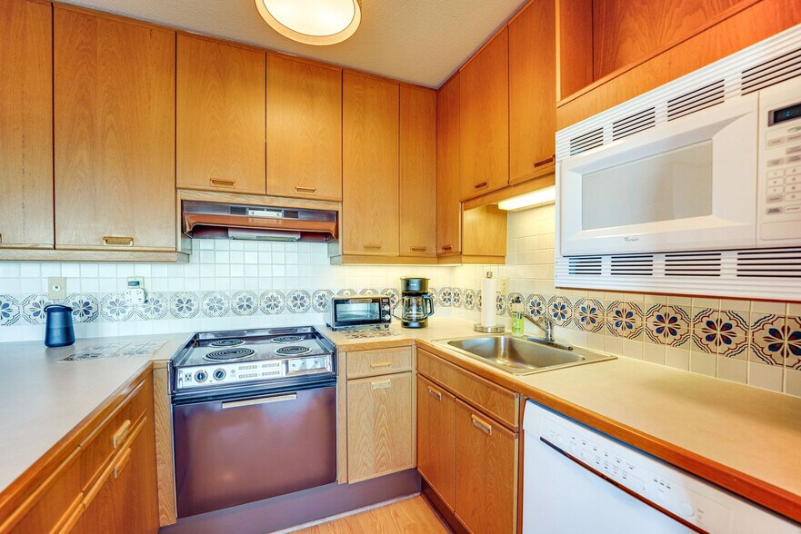 Building Photo - 856 Neacoxie Blvd