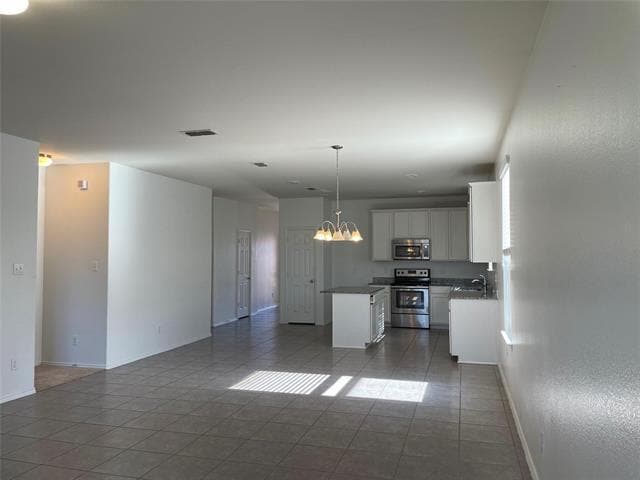 Building Photo - 2408 Barzona Dr