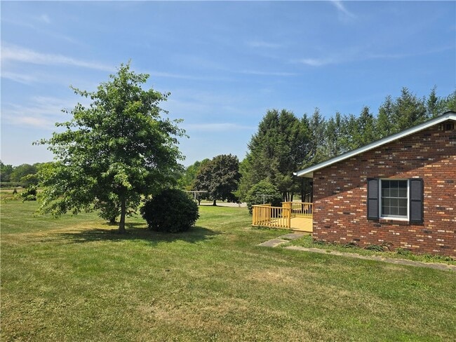 Building Photo - 719 W Old Rte 422