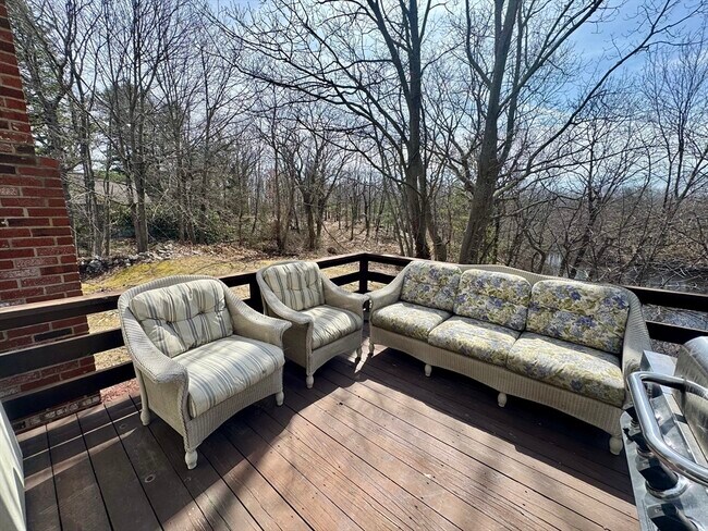 Building Photo - 15 Curlew St