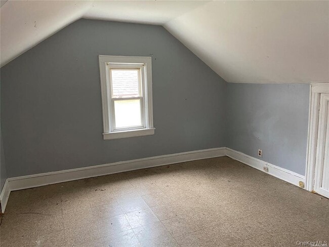 Building Photo - 215-22 112th Ave