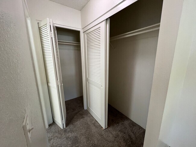 Building Photo - Royal Palm (Waipio) - Upstairs 2 bedrooms,...