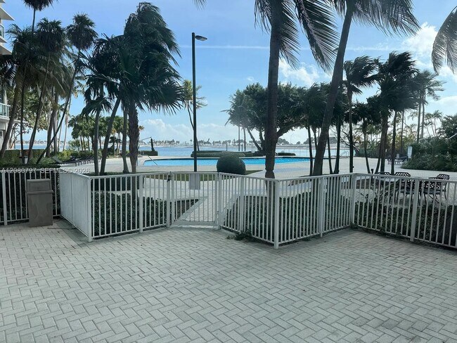 Building Photo - 2451 Brickell Ave