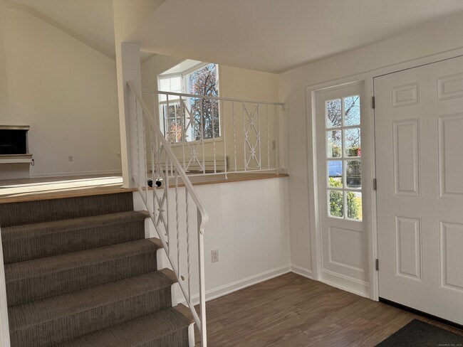 Building Photo - 15 Sunwich Rd