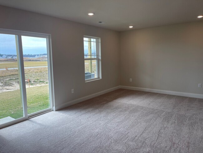 Building Photo - 35370 Wright Way