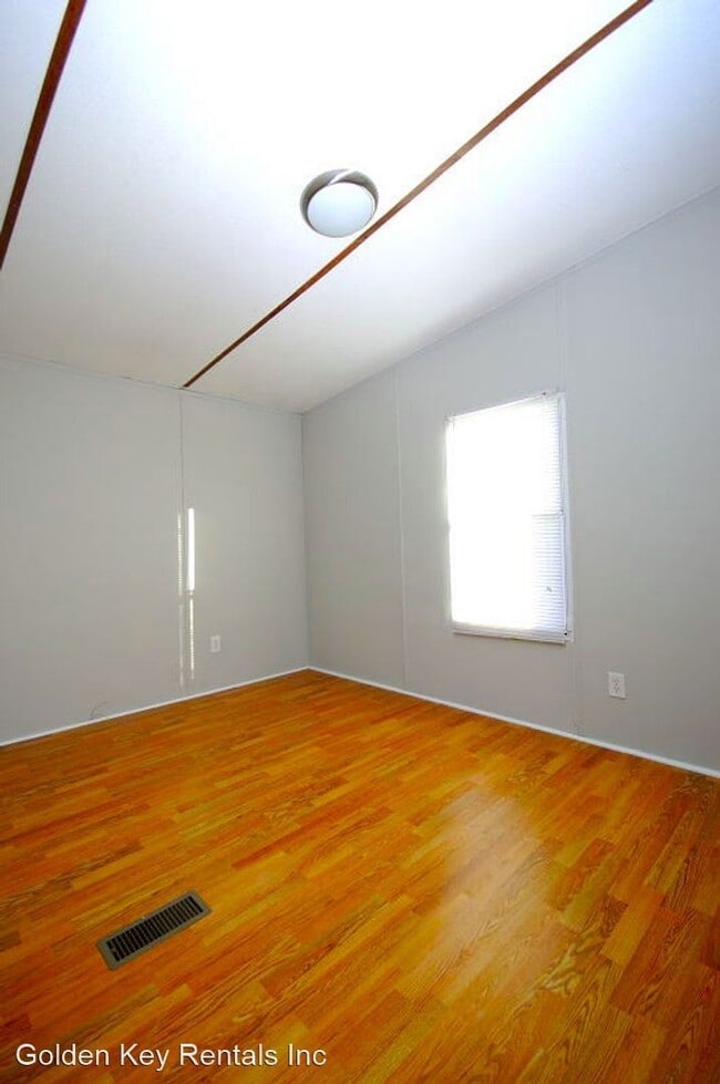 Building Photo - 3 br, 2 bath House - 304 Princeton Rd.