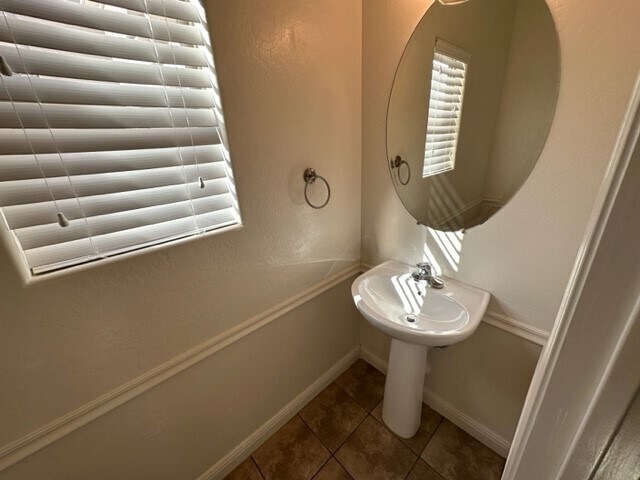 Building Photo - 1206 E Boston St