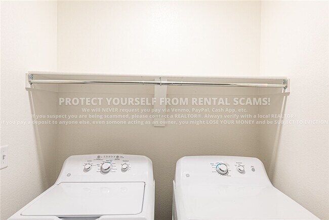 Building Photo - 1284 N Corsica Dr