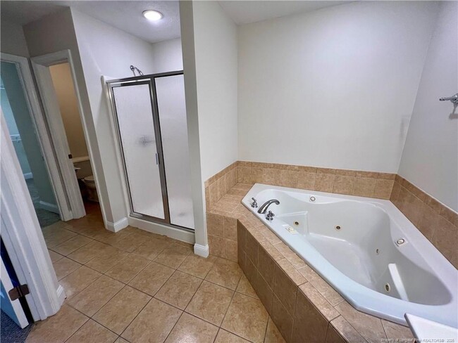 Building Photo - 346 Coverly Square