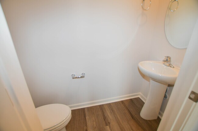 Building Photo - 130 Maple Spring Trl