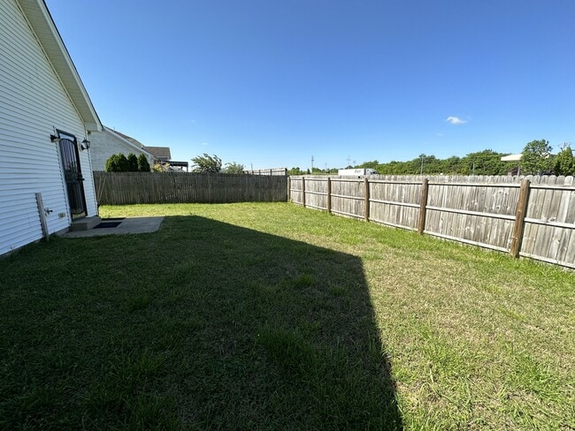 Building Photo - 2815 Elijah Dr