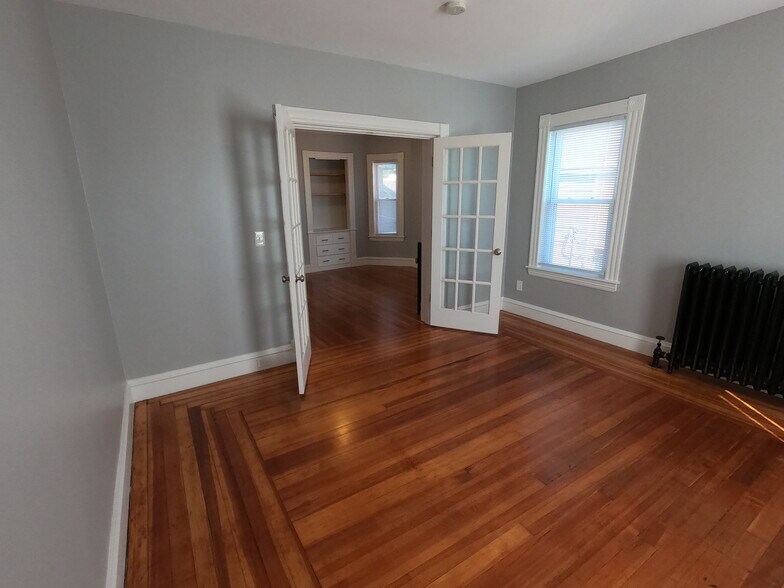 Front Room/Bedroom - 11 Mt Vernon St