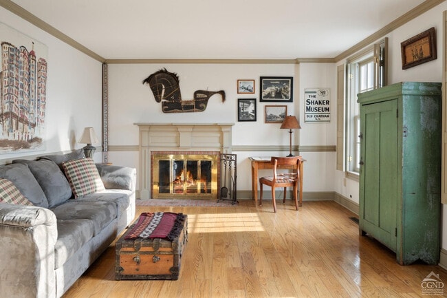 Building Photo - 147 Rock City Rd