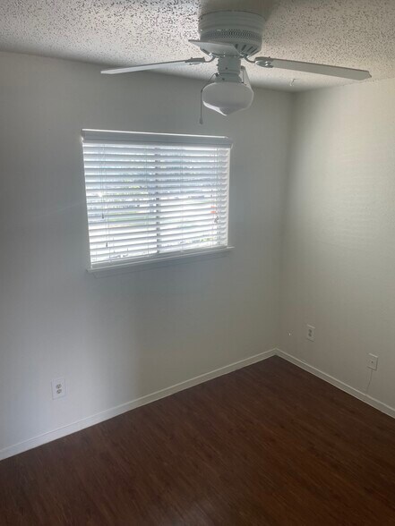 Building Photo - 706 Denson Dr