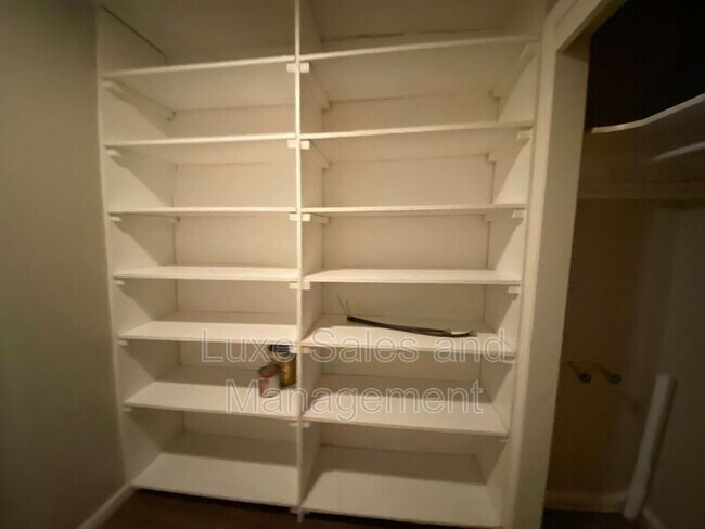 Building Photo - 1118 Idaho St