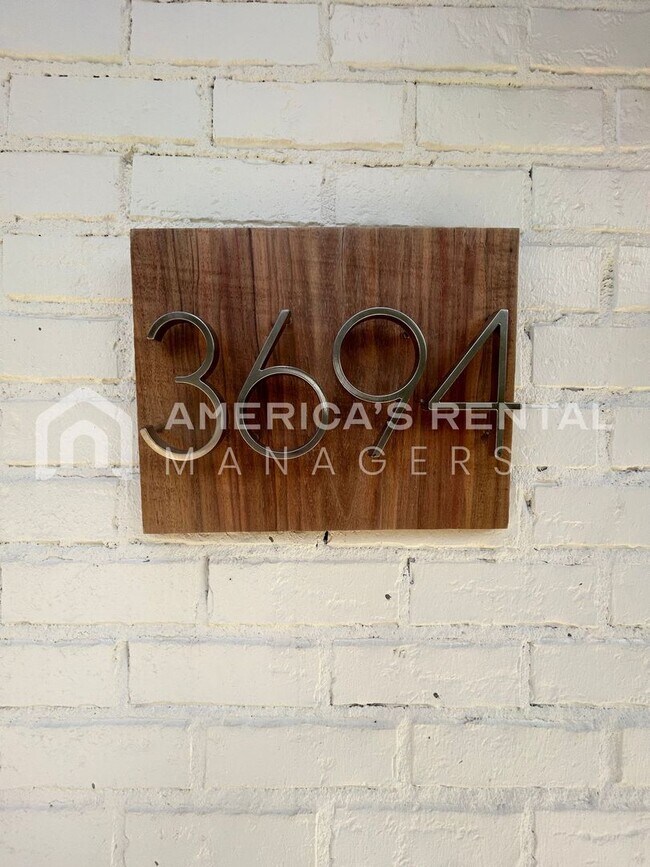 Building Photo - Home for Rent in Vestavia Hills, AL!!! Available to View Now!