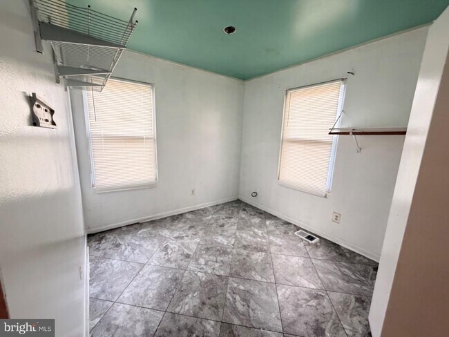 Building Photo - 1223 Chillum Rd