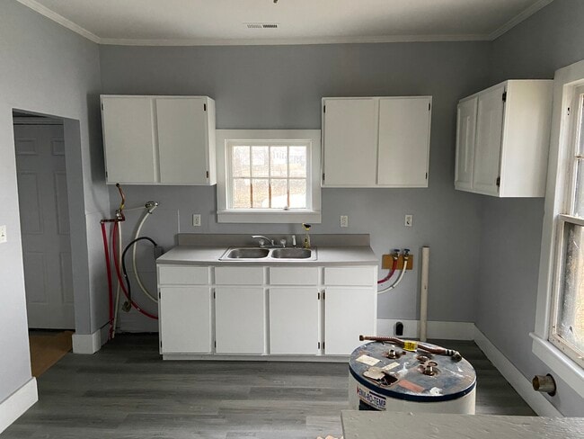 Building Photo - 1230 Old Wilkesboro Rd