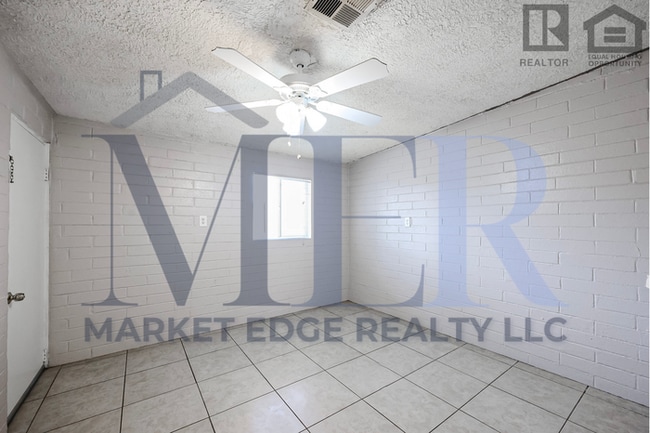 Building Photo - 5Bed/2Bath House at 35th Ave/Cactus! Move-In Ready on 04/02/2026! -- NO HOA!