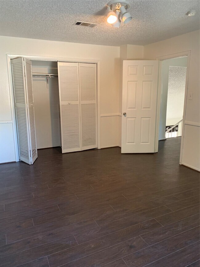Building Photo - 11110 Bammel North Houston Rd