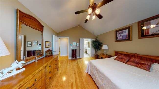 Building Photo - 100 Highlands Ridge Pl SE