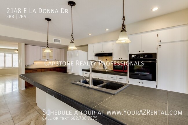 Building Photo - 2148 E La Donna Dr
