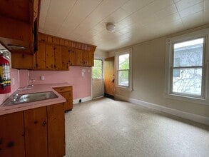 Building Photo - 97 York St