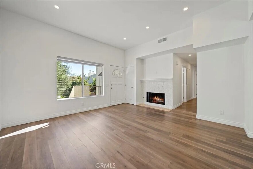 Building Photo - 12411 Osborne St