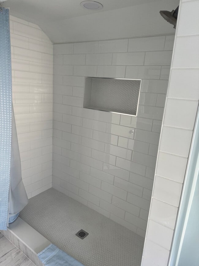 Building Photo - 1106 Central Ave