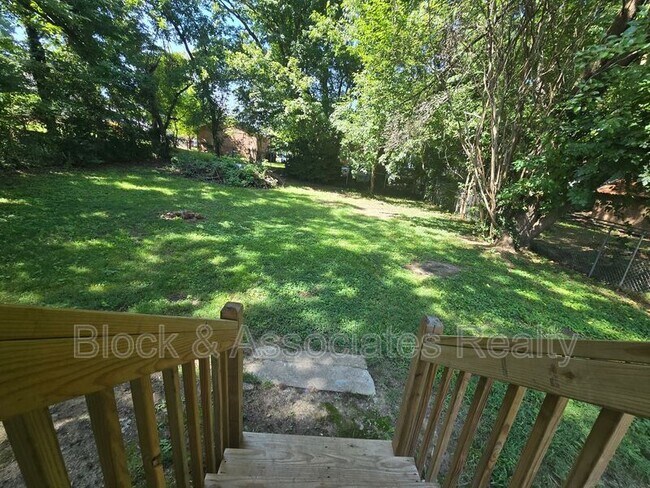 Building Photo - 326 Pickett Pl