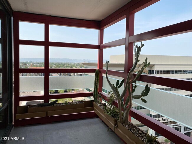 Building Photo - 4808 N 24th St