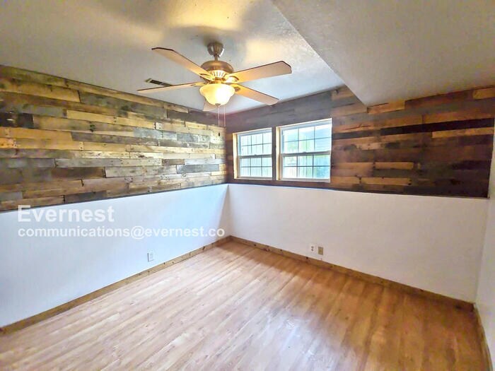 Building Photo - 1609 W 26th St