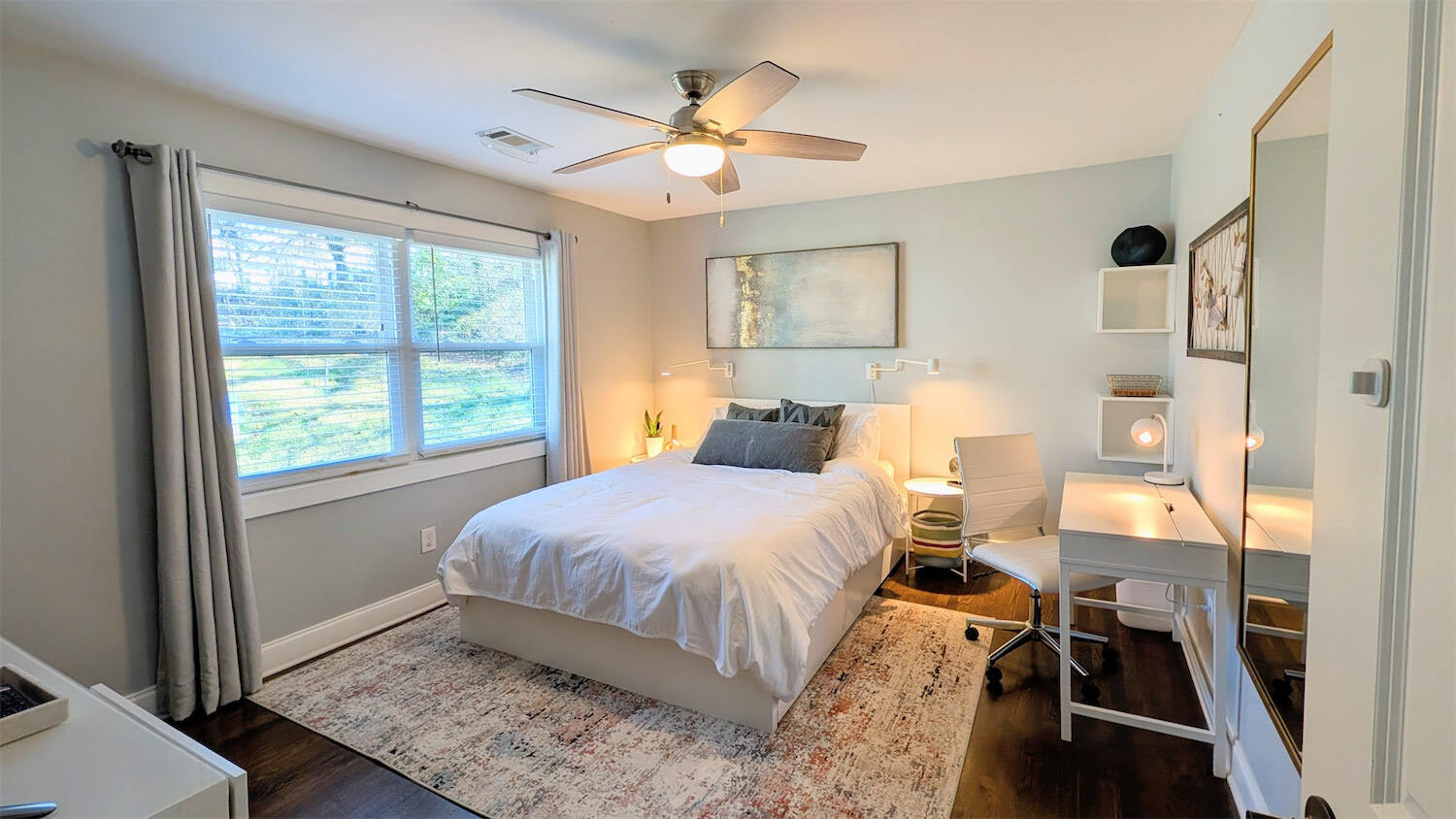 Building Photo - 831 Parkway Dr