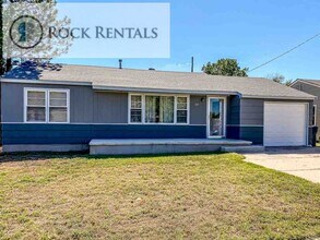 Building Photo - Updated 4 Bed 1 Bath near City Center