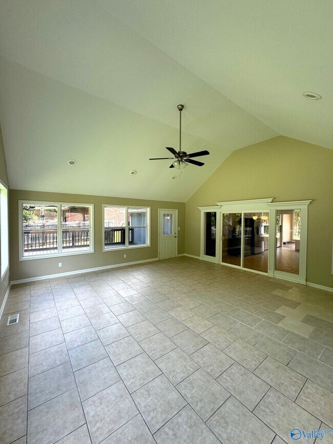 Building Photo - 13461 Wendy Dr