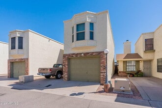 Building Photo - 820 W University Dr