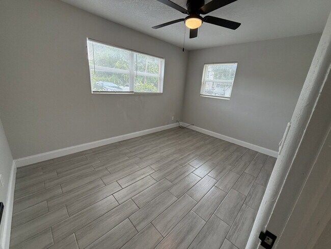 Building Photo - 2112 9th Ave N