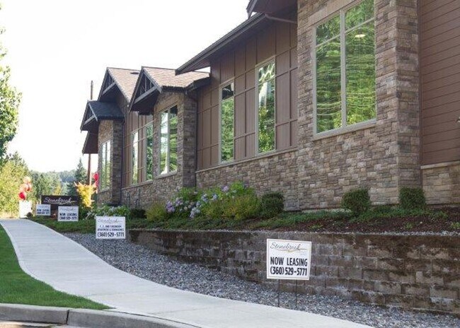 Building Photo - Experience style, comfort and convenience in this well-appointed 2 bedroom 2 bath!