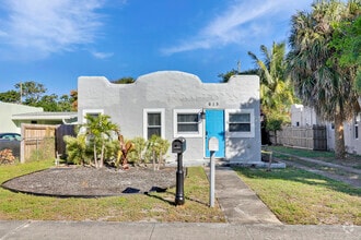 Building Photo - 615 El Vedado