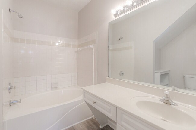 Building Photo - 3001 Hamilton Church Rd