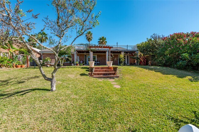 Building Photo - 2417 Gerol Dr