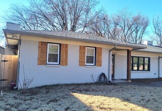 Building Photo - Private Cottage-Style Home Tucked Away in the Heart of Horn Lake
