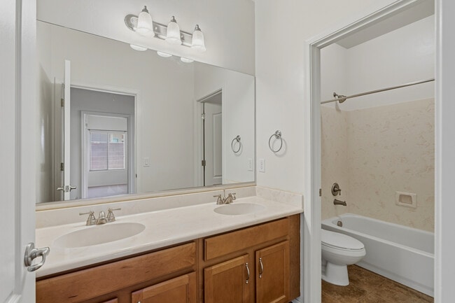 Building Photo - 677 W Pizzicato Ln