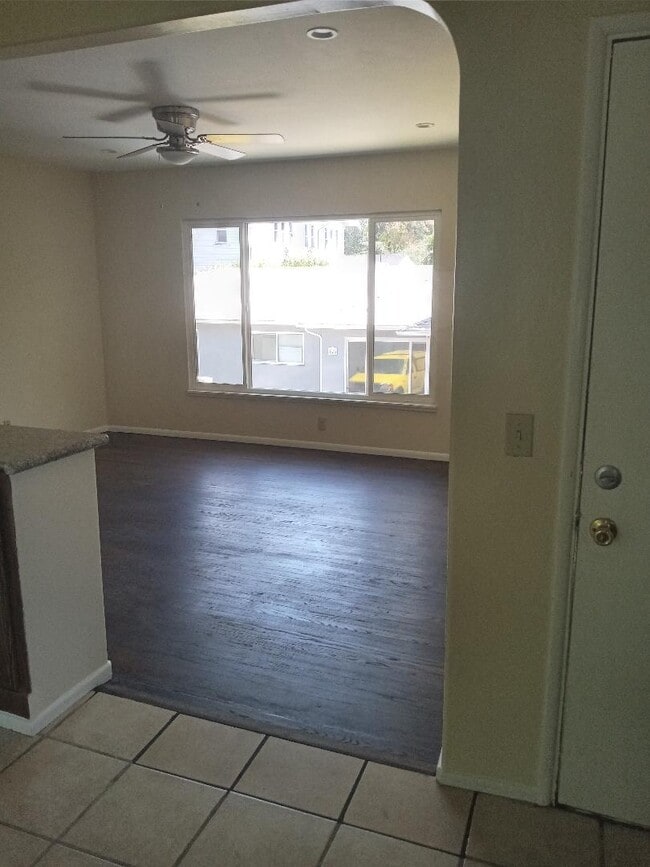 Building Photo - 822 E Sacramento St