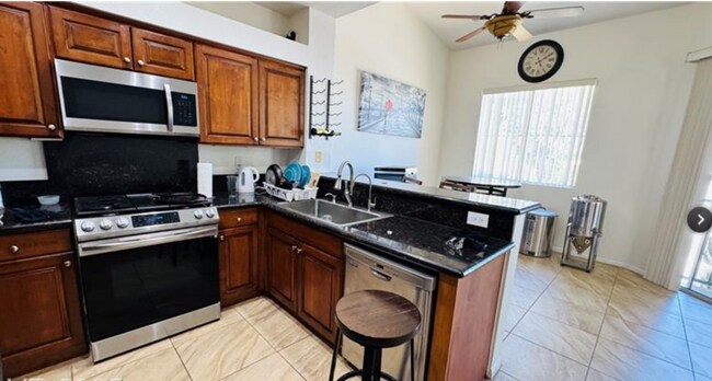 Building Photo - 5155 W Tropicana Ave