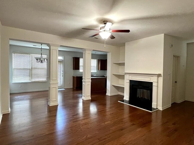 Building Photo - 6355 Story Cir