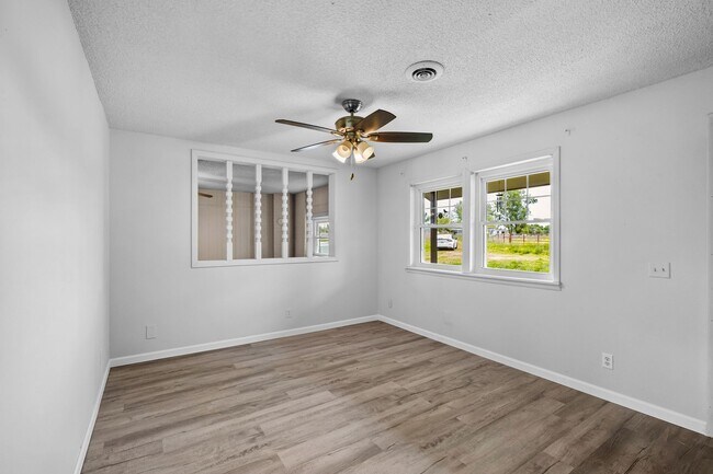 Building Photo - 16 acre farm property recently renovated!