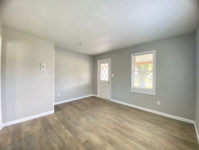 Building Photo - Finley St. 3217