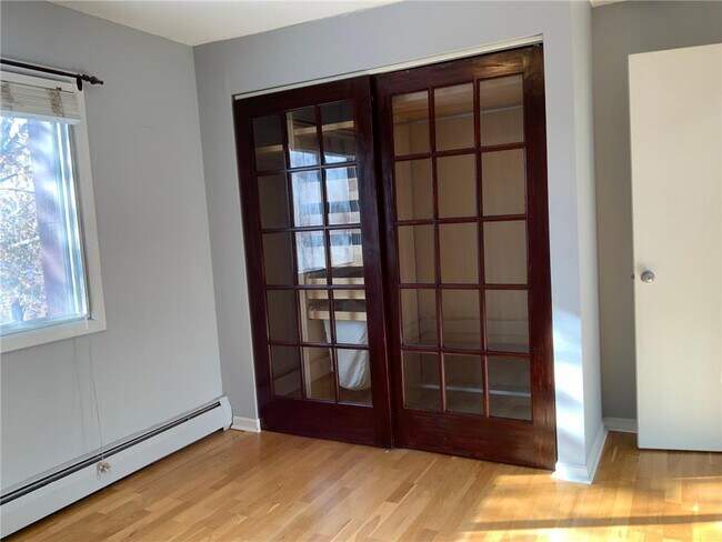 Building Photo - 520 Ridgewood Ave